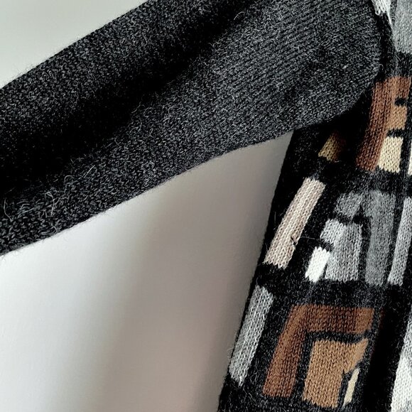 La Vicunita Peruvian Baby Alpaca Cardigan Sweater Size M Gray Multi Aztec Geo - Picture 9 of 15